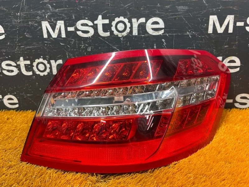 Фонарь задний Mercedes-Benz E-Class 2009 A2128201264 W212 272.952, правый