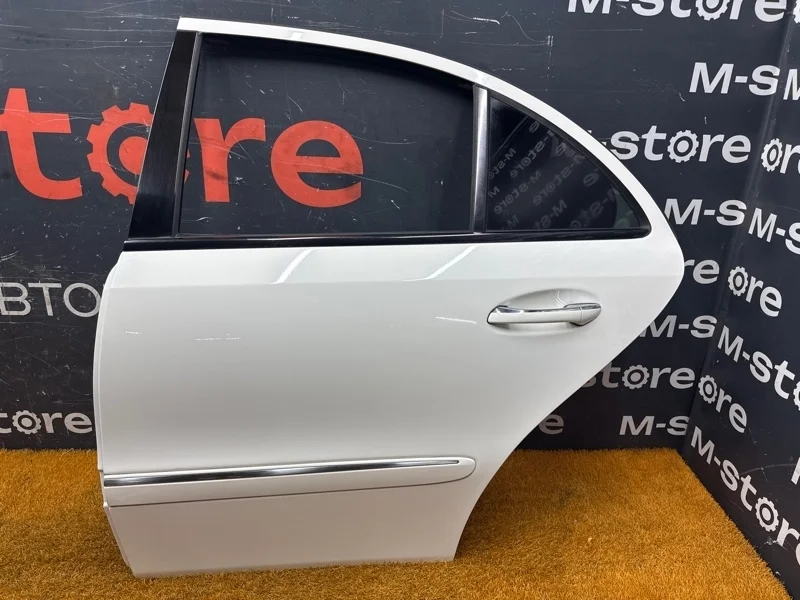 Дверь Mercedes-Benz E-Class 2005 A2117300105 W211 272.943, задняя левая
