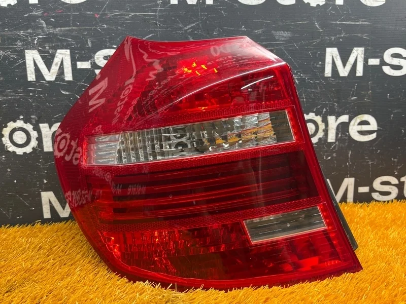 Фонарь задний Bmw 1-Series 2007 7181297 E87 N46B20B, левый