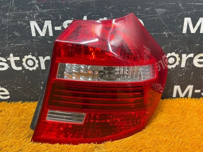 Фонарь задний Bmw 1-Series 2007 7181298 E87 N46B20B, правый