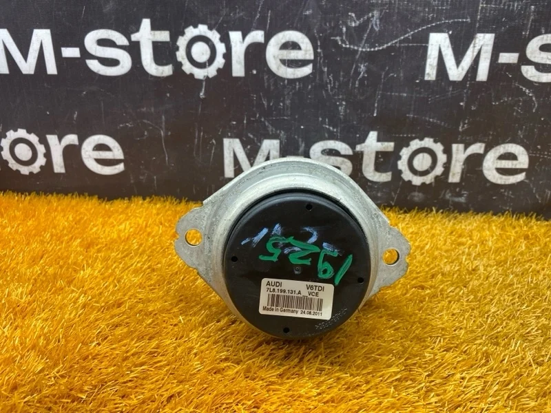 Подушка двигателя Audi Q7 2011 7L8199131A 4L CJTC, левая