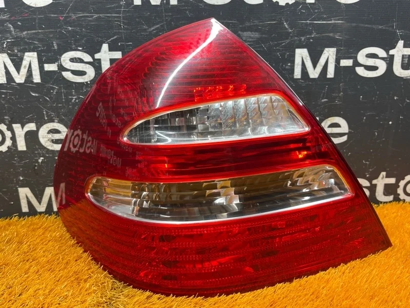 Фонарь задний Mercedes-Benz E-Class 2005 A2118200364 W211 272.943, левый