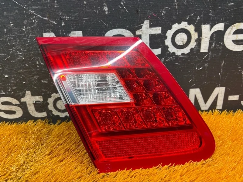 Фонарь крышки багажника Mercedes-Benz E-Class 2009 A2128200764 W212 272.952, левый