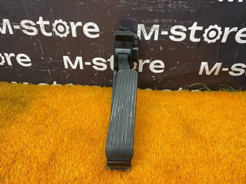 Педаль газа Mercedes-Benz S-Class 2006 A2203000104 W221 272.965