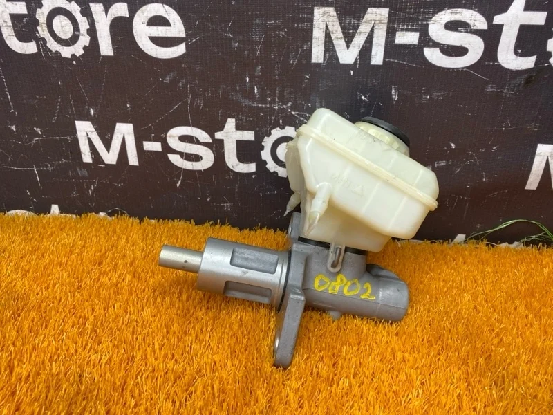 Главный тормозной цилиндр Audi Q5 2012 8K0611021A 8R CNCD