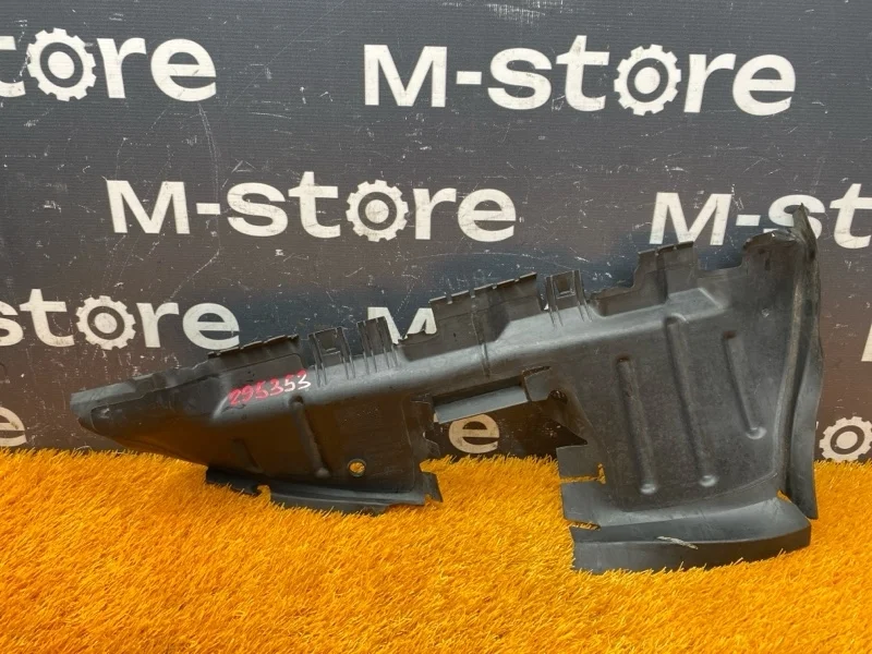 Воздуховод радиатора Audi A8 2012 4H0121284E 4H/D4 CGWD, правый