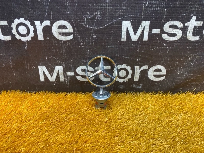 Эмблема на капот Mercedes-Benz E-Class 2009 A2218800086 W212 272.980