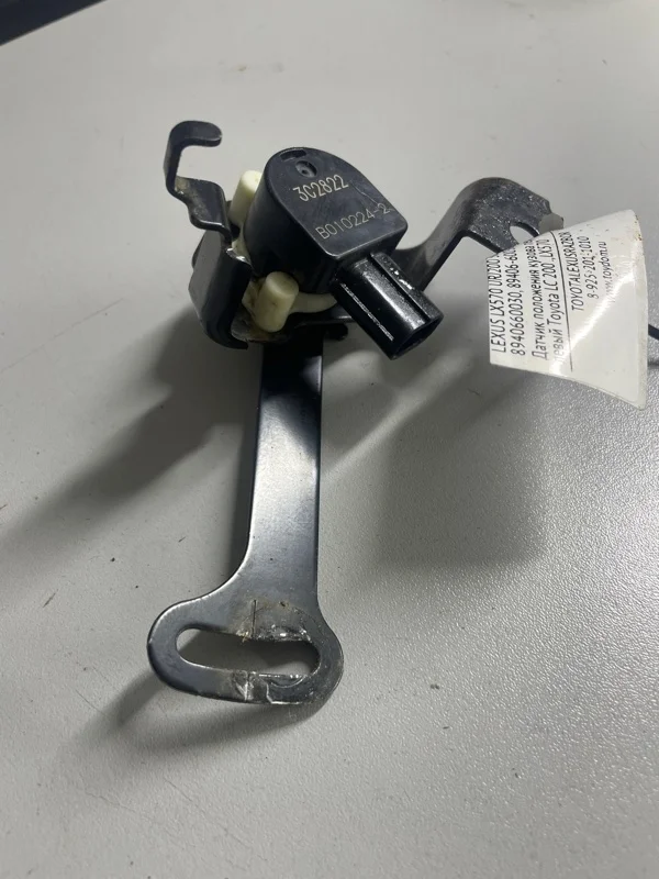 Датчик регулировки дорож. просвета LEXUS LX570 2011 8940660030 URJ200 3UR-FE 5.7, передний левый