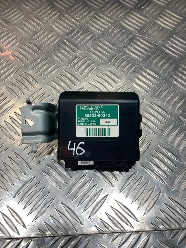 Блок управления полным приводом TOYOTA Land Cruiser 2015 8953360242 URJ200 1VD-FTV 4.5