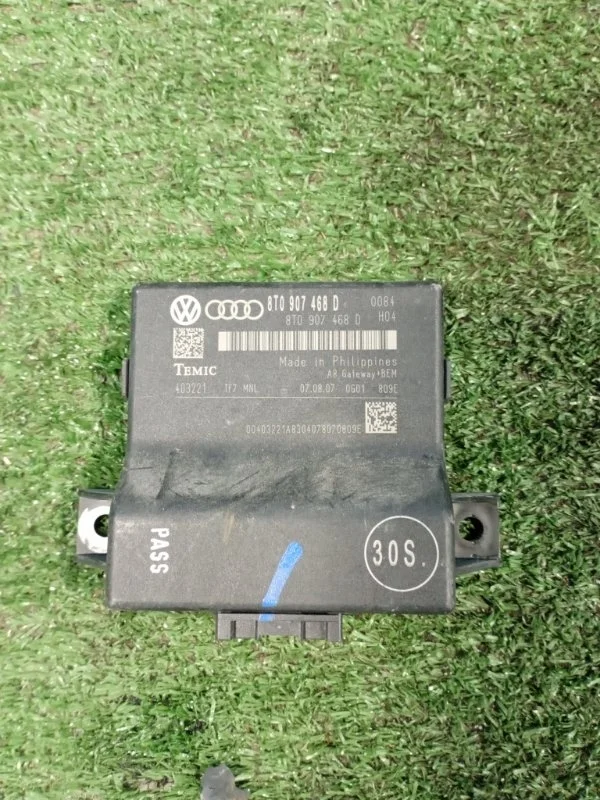 Блок диагностического интерфейса Audi A5 8T CALA