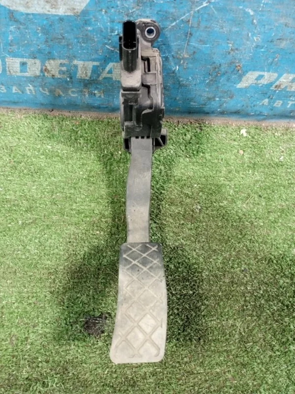 Педаль газа Audi A5 8T CALA 2008