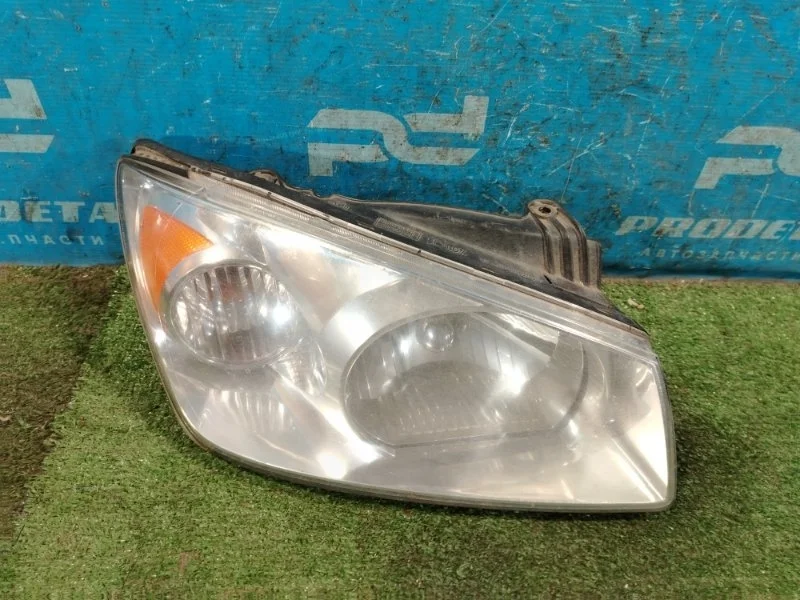 Фара правая Kia Cerato 2004-2007
