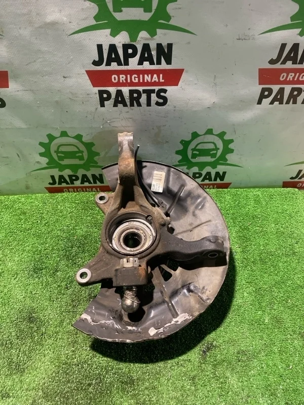 Кулак поворотный Toyota Camry 4321158010 50 3.5, передний правый