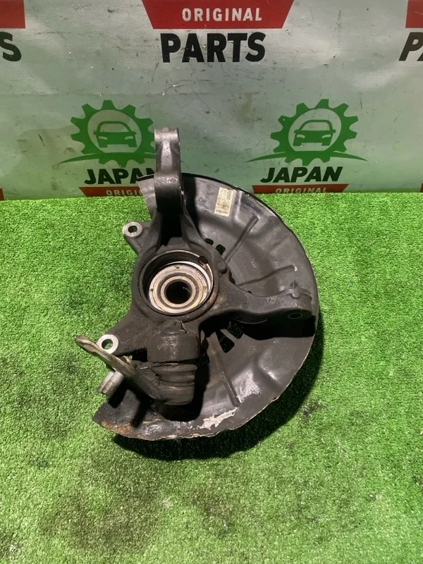 Кулак поворотный Toyota Camry 4321158010 50 3.5, передний правый