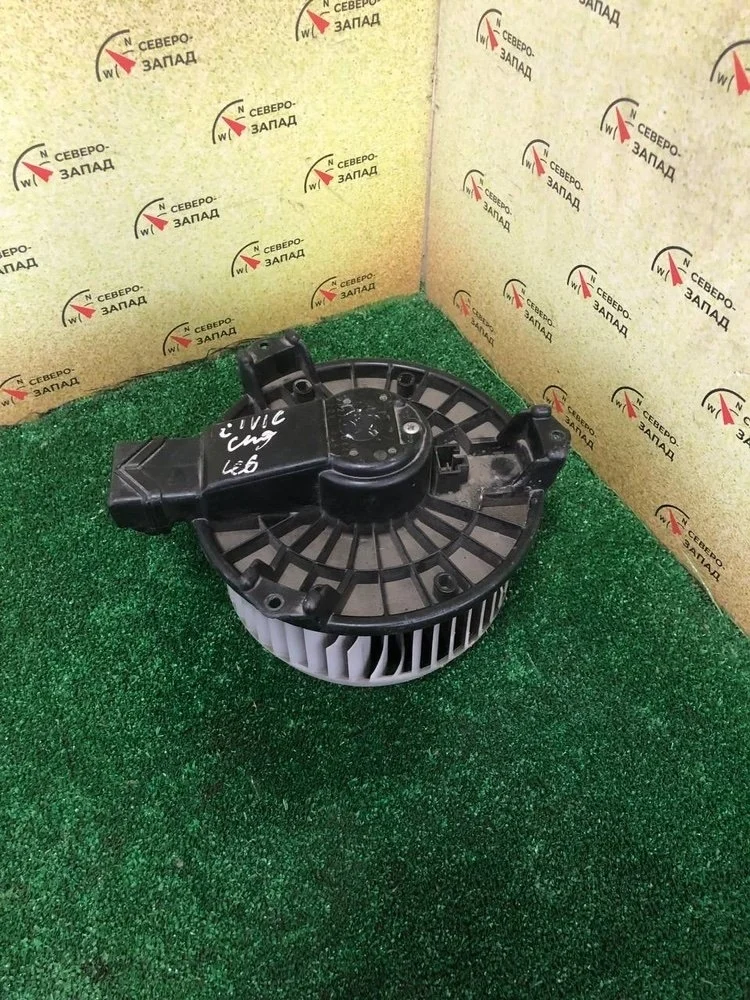 Моторчик печки Honda Civic 2005 79310SNAA01 FD R18