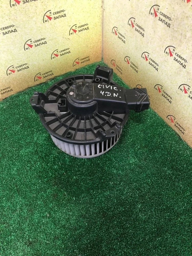 Моторчик печки Honda Civic 2005 79310SNAA01 FD R18
