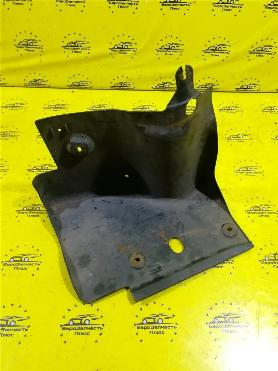 Пыльник двигателя Opel Astra 13114646 H, правый