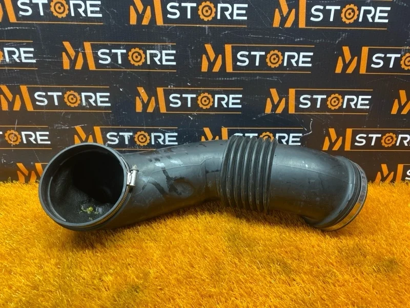 Патрубок воздушного фильтра Land Rover Range Rover 2002 PHD000360 L322 M62B44