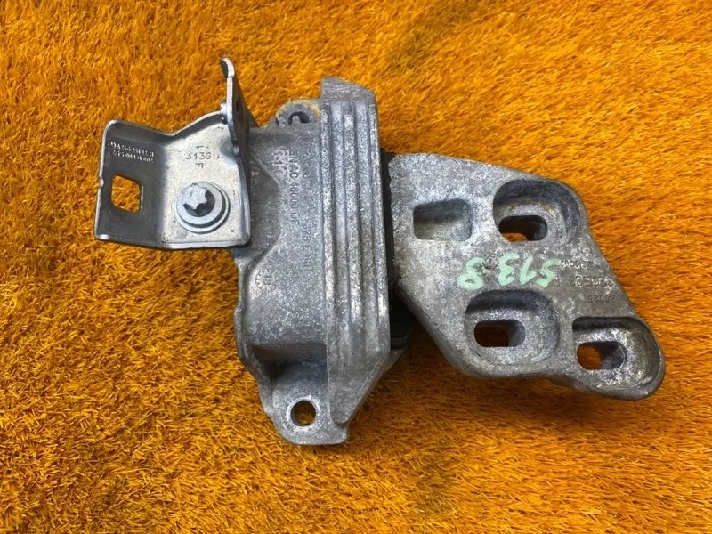 Подушка КПП Mercedes-Benz A-CLASS 2013 A2462400617 W176 270.910, левая