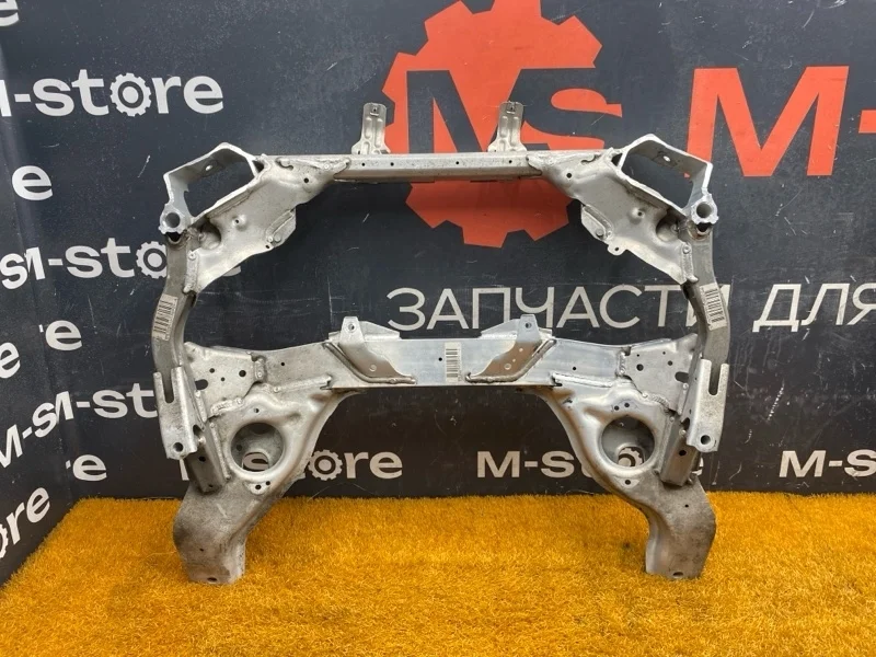 Балка поперечная (подрамник) BMW 1-Series 2009 31116785639 E87 N46B20B, передняя