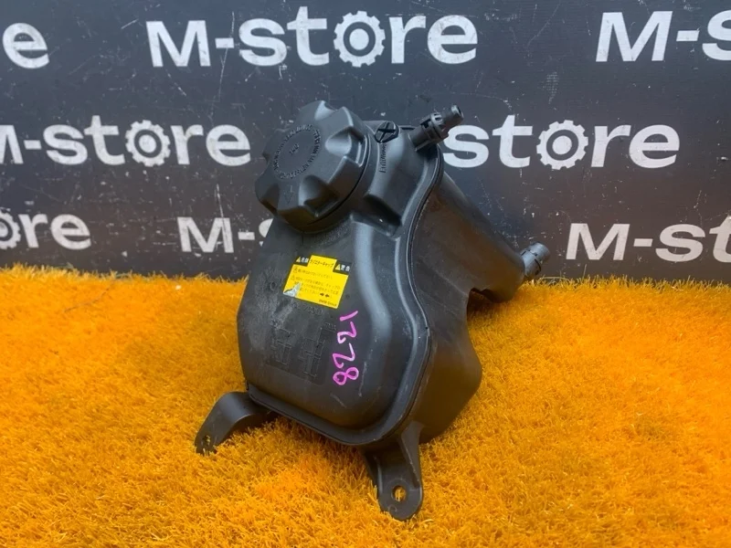 Бачок расширительный BMW X1 2011 17137607482 E84 N46B20B