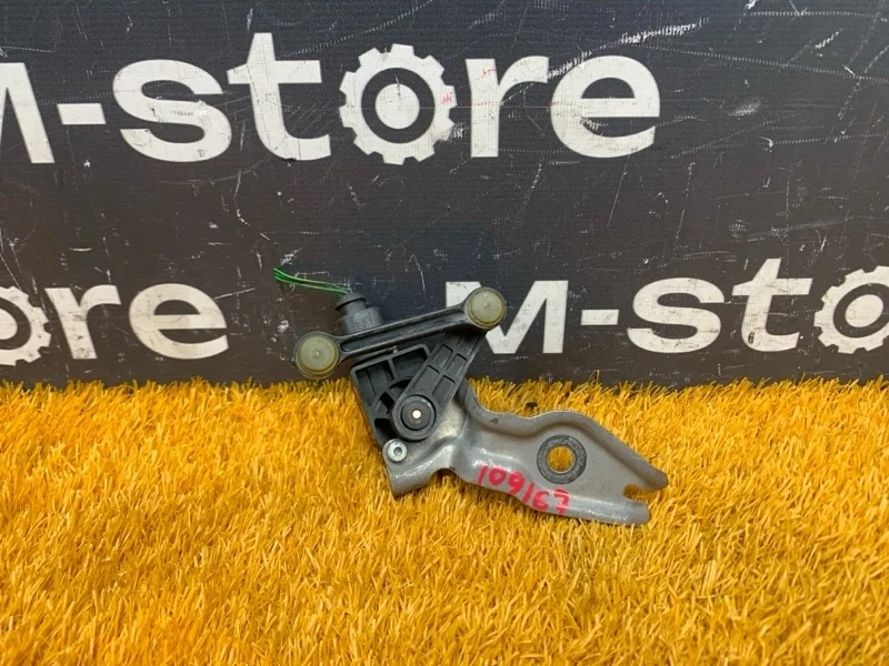 Датчик высоты дорожного просвета Audi Q7 2012 7L6616213 4LB CJT, передний левый