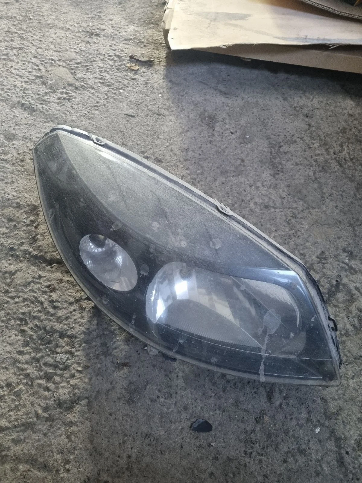 Фара Renault Sandero Stepway I (2009—2014)  Право