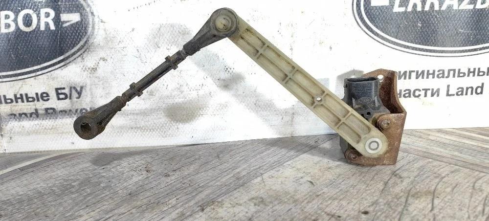 Датчик положения кузова задний левый Land Rover Range Rover III рестайлинг (2005—2009) 368DT