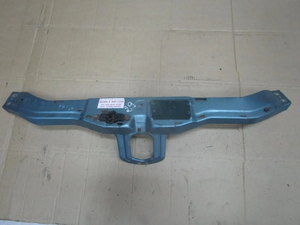 Панель телевизора верхняя Mercedes-Benz