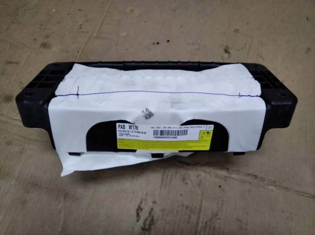 Подушка безопасности пасажирская Mercedes-Benz