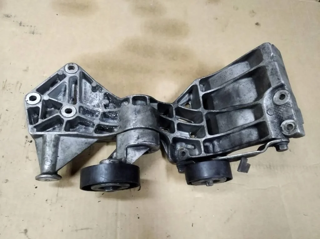 Натяжитель ремня Mercedes-Benz