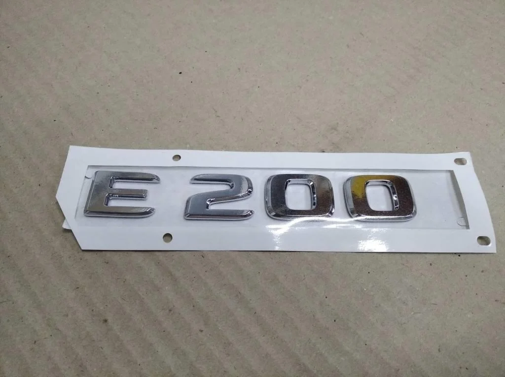 Эмблема ( шильдик ) Mercedes-Benz