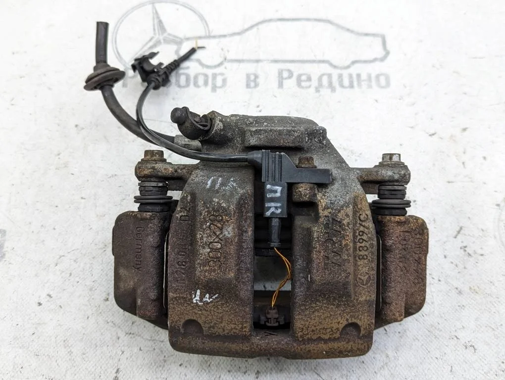 Суппорт передний правый Mercedes-Benz