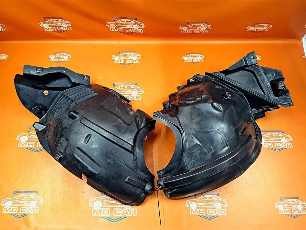 Подкрылок передний левый Mercedes-Benz