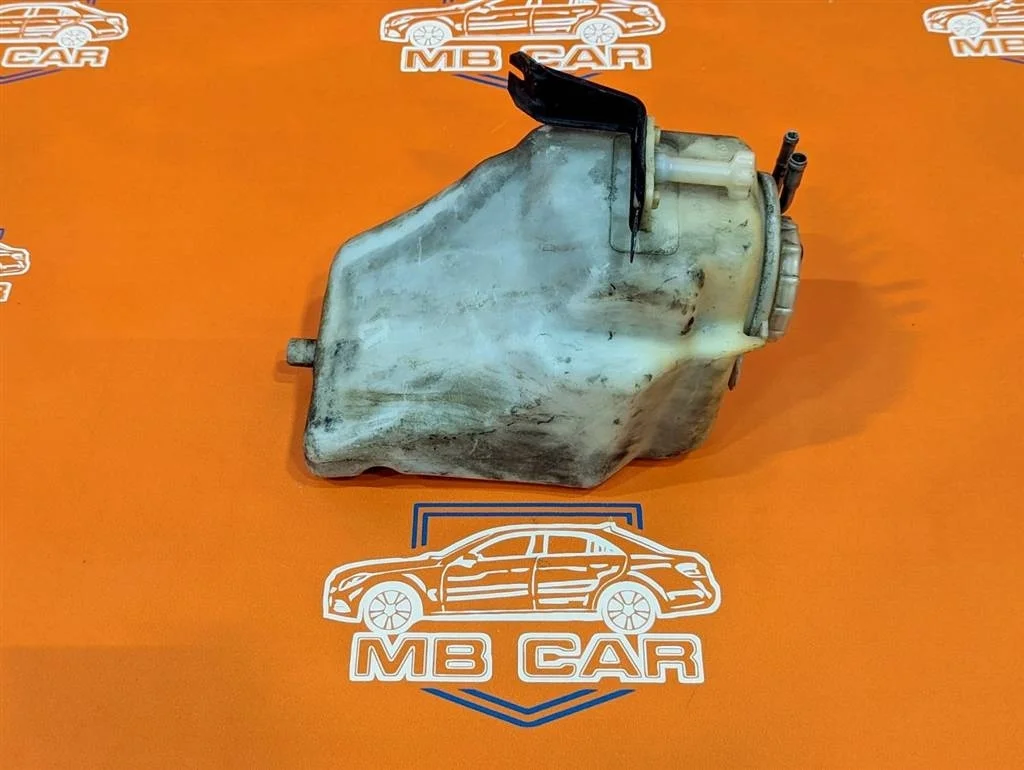 Бачок омывателя Mercedes-Benz