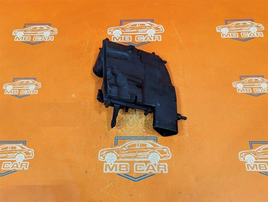 Корпус воздушного фильтра Mercedes-Benz