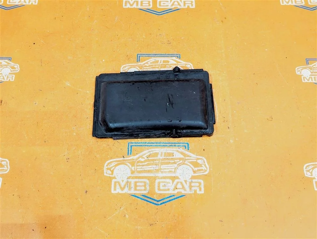 Крышка блока предохранителей Mercedes-Benz