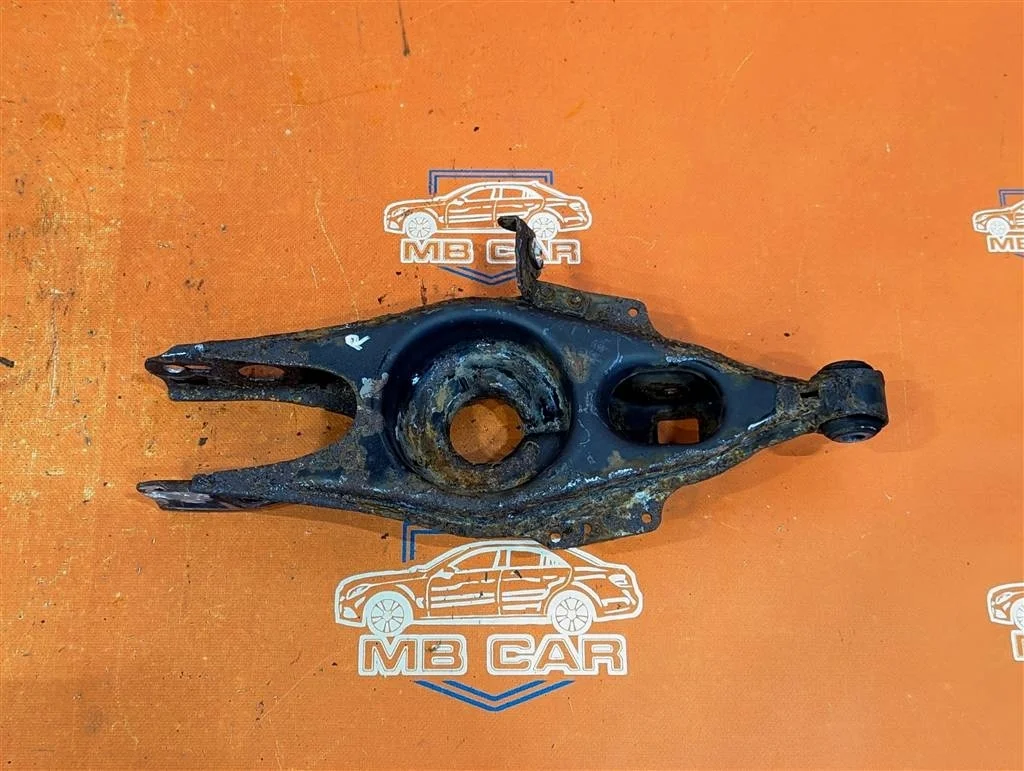Рычаг задней стойки (лодка) Mercedes-Benz