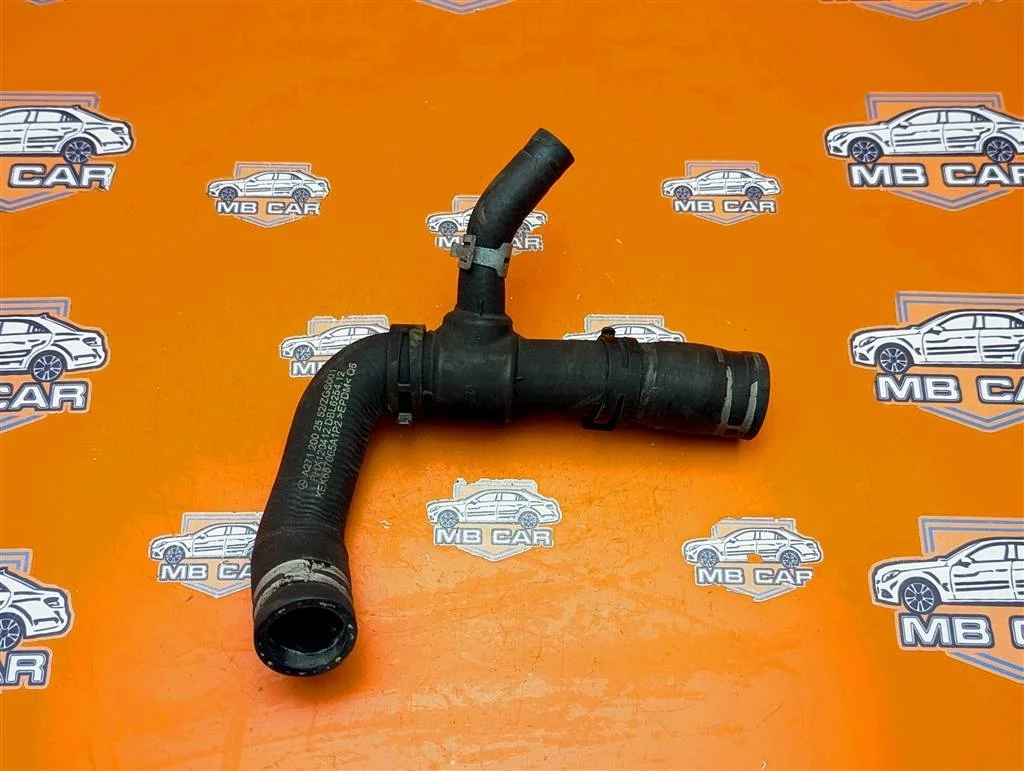 Патрубок ОЖ Mercedes-Benz