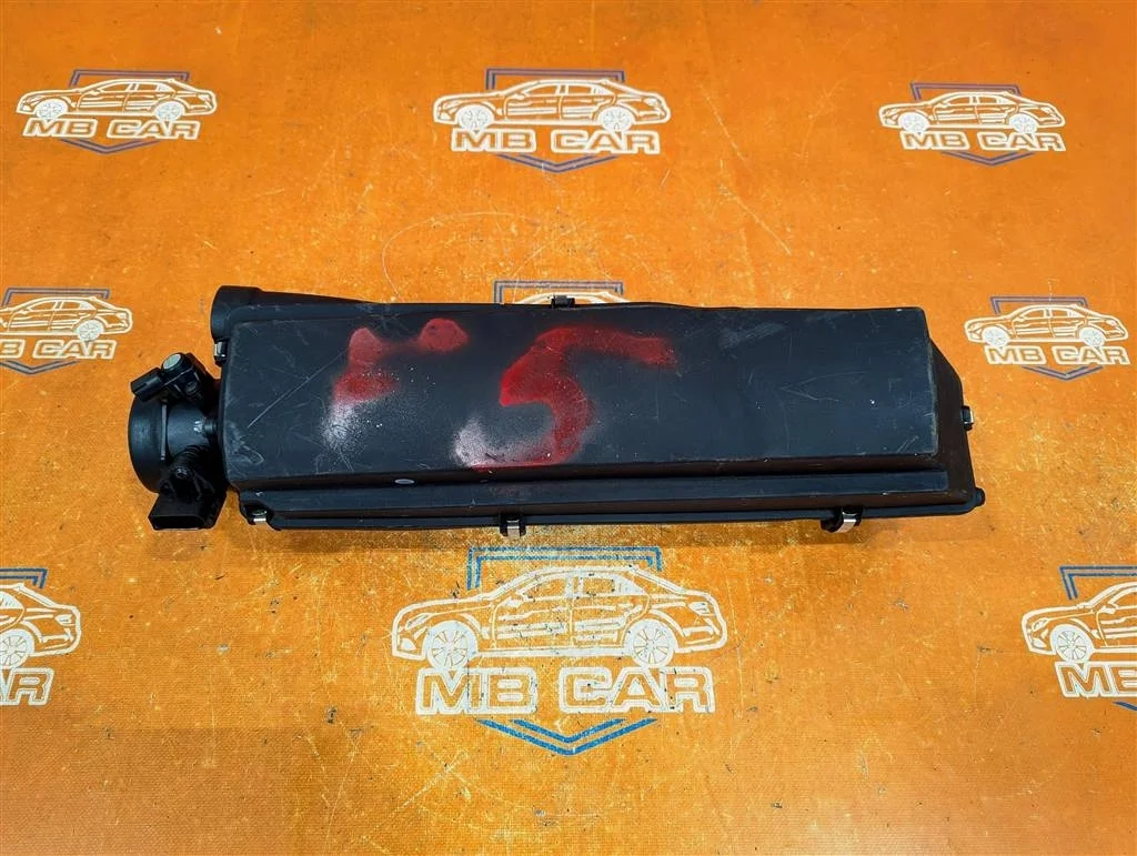 Корпус воздушного фильтра Mercedes-Benz