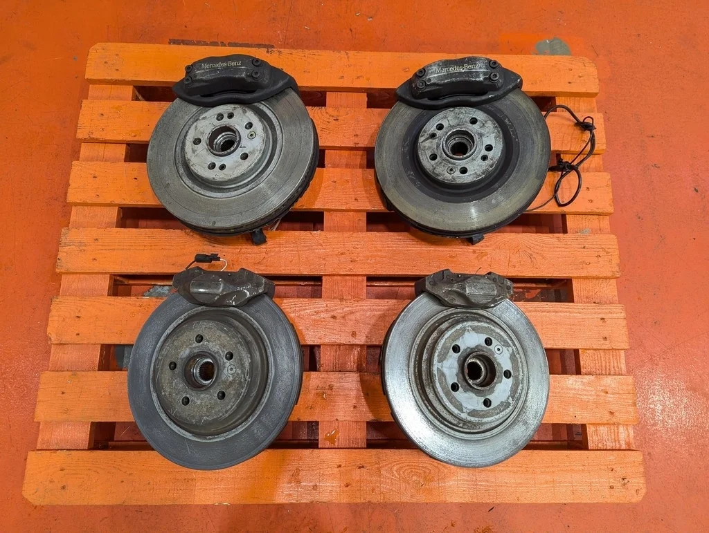 Комплект тормозов Mercedes-Benz