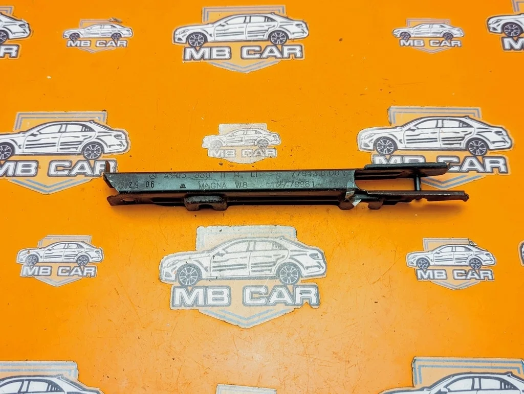 Кронштейн крепления бампера Mercedes-Benz