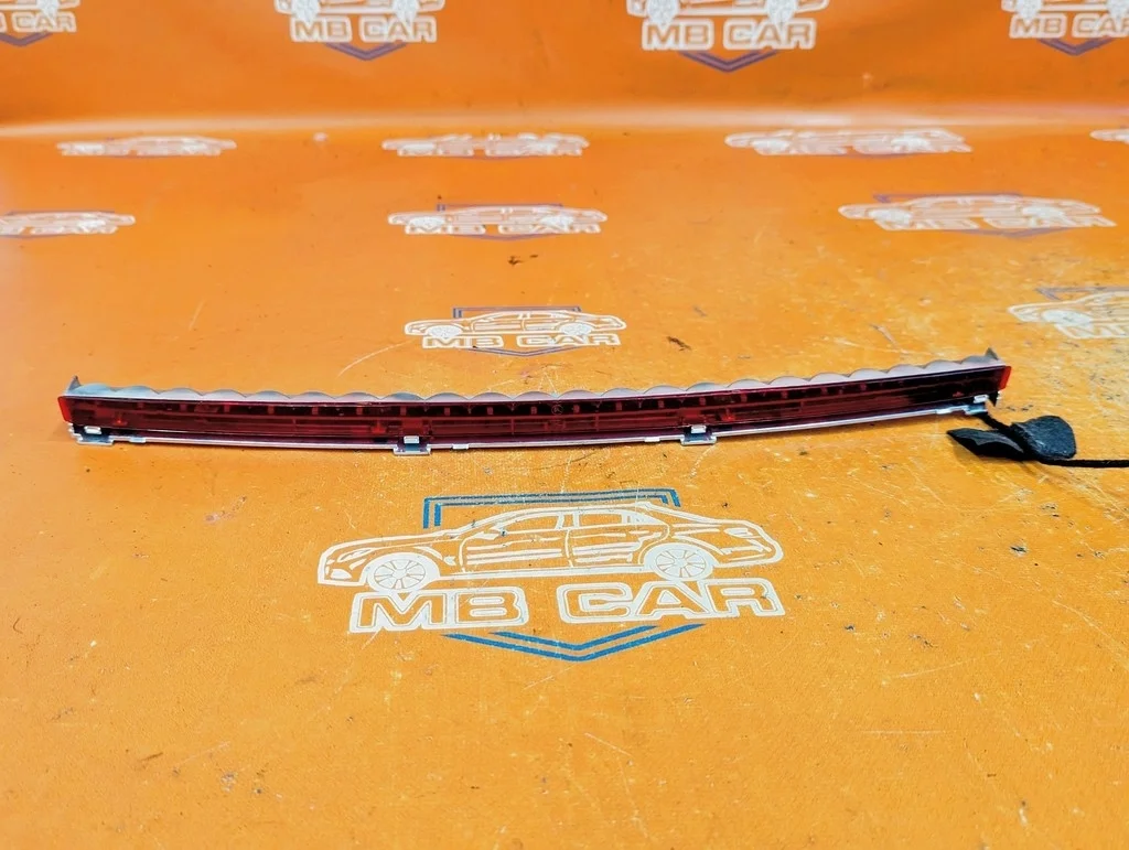 Фонарь стоп-сигнала Mercedes-Benz