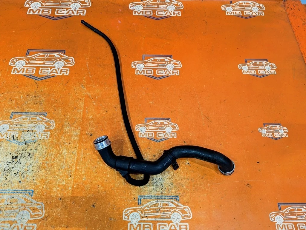 Патрубок радиатора Mercedes-Benz