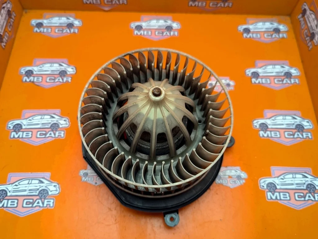 Моторчик отопителя Mercedes-Benz