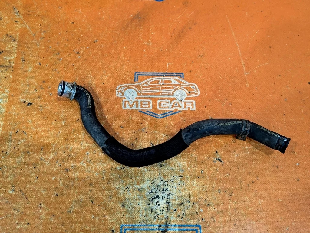 Патрубок ОЖ Mercedes-Benz