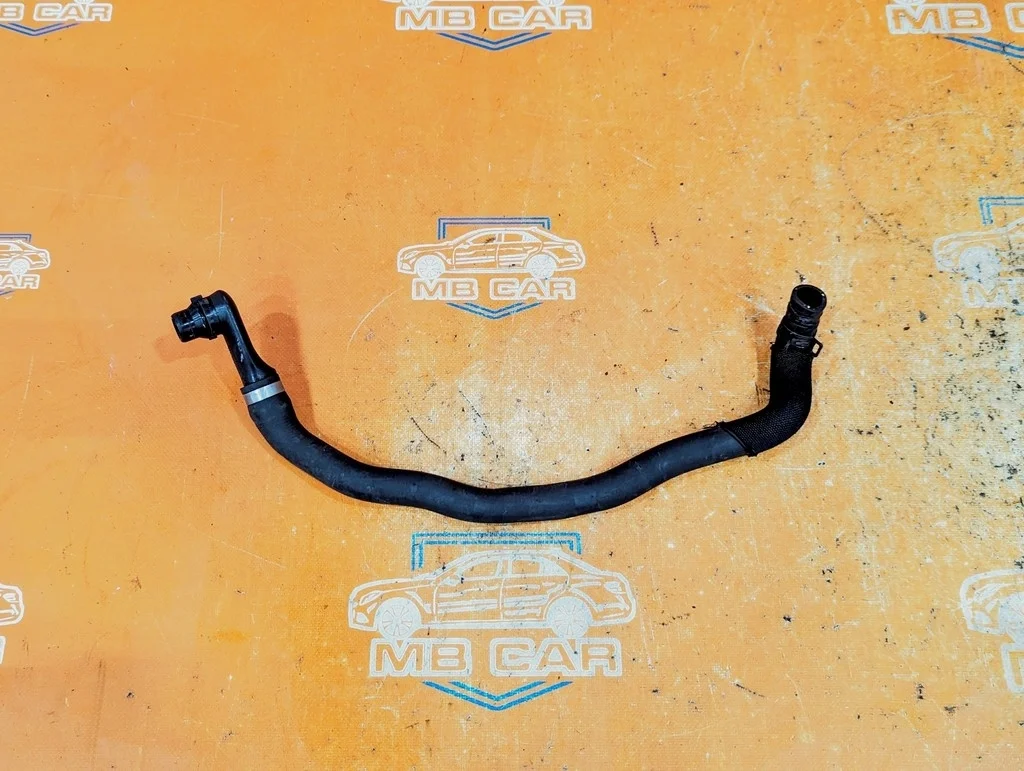 Патрубок ОЖ Mercedes-Benz