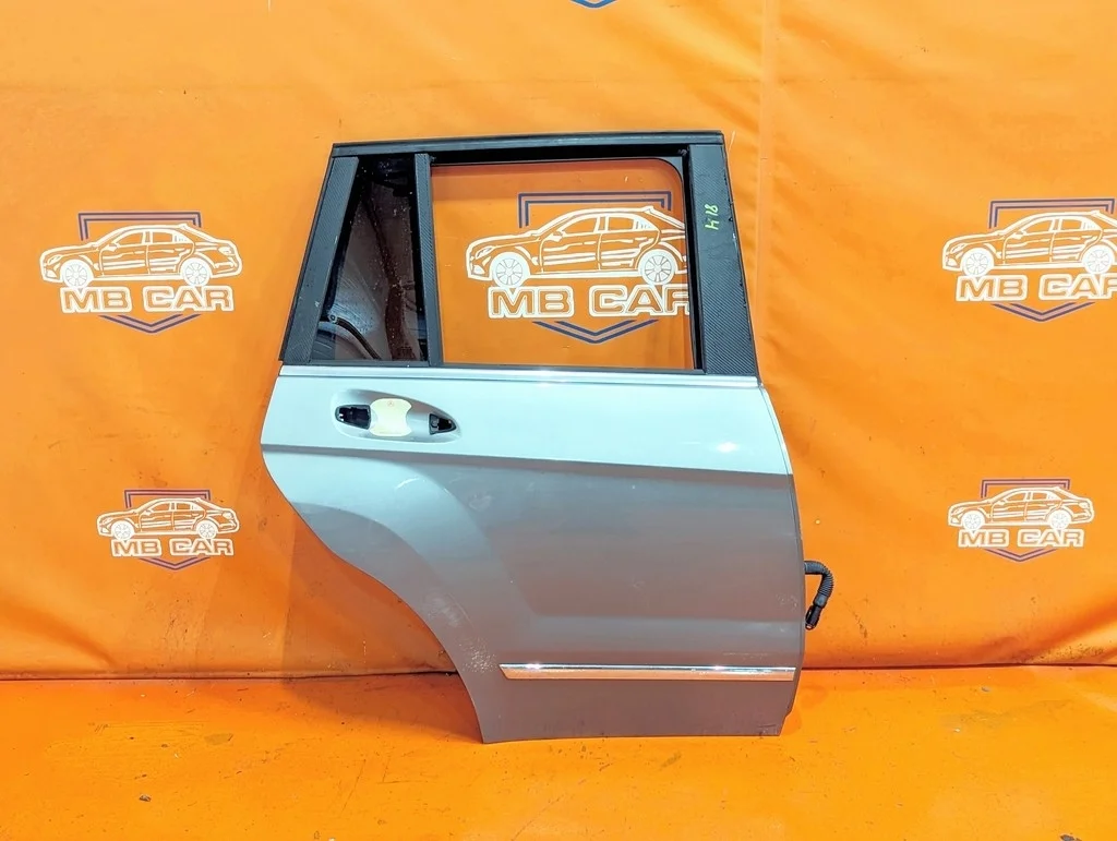 Дверь задняя правая Mercedes-Benz