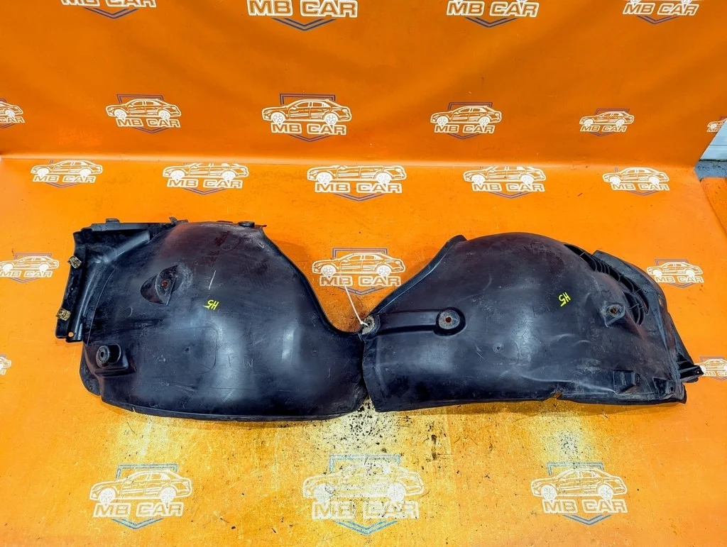 Подкрылок передний правый Mercedes-Benz