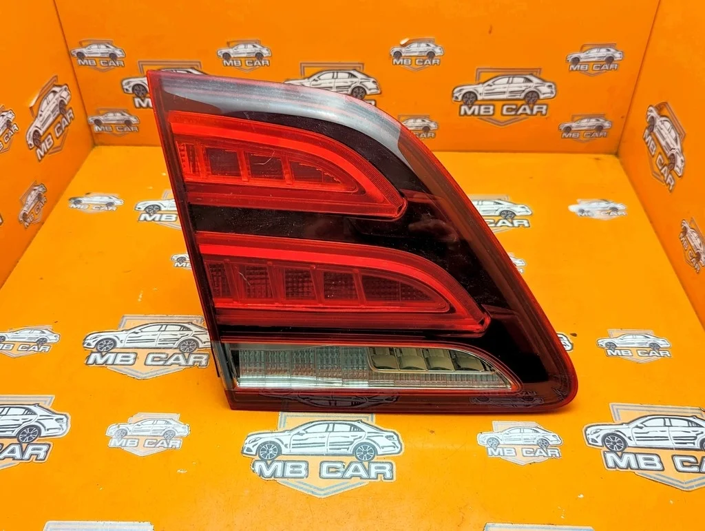 Фонарь крышки багажника Mercedes-Benz